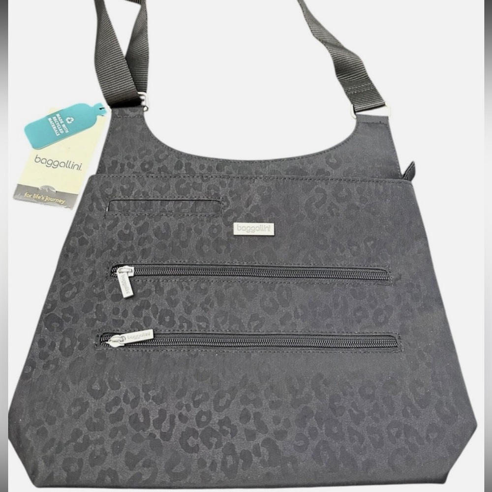 Baggallini Bucket Bagg Crossbody